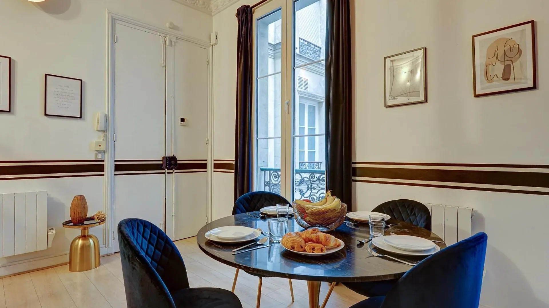 106 - Fabulous In Champs Elysees * باريس